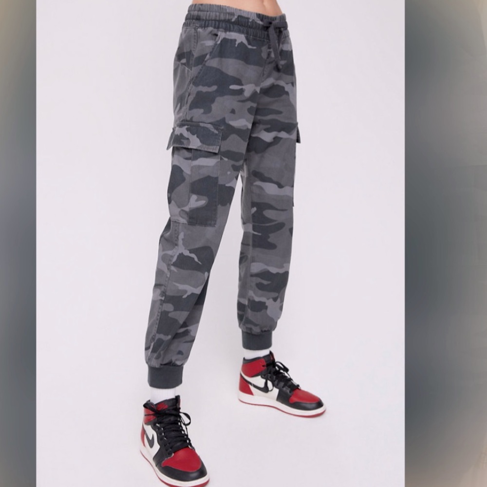 Aritzia Cargo Camo Pants